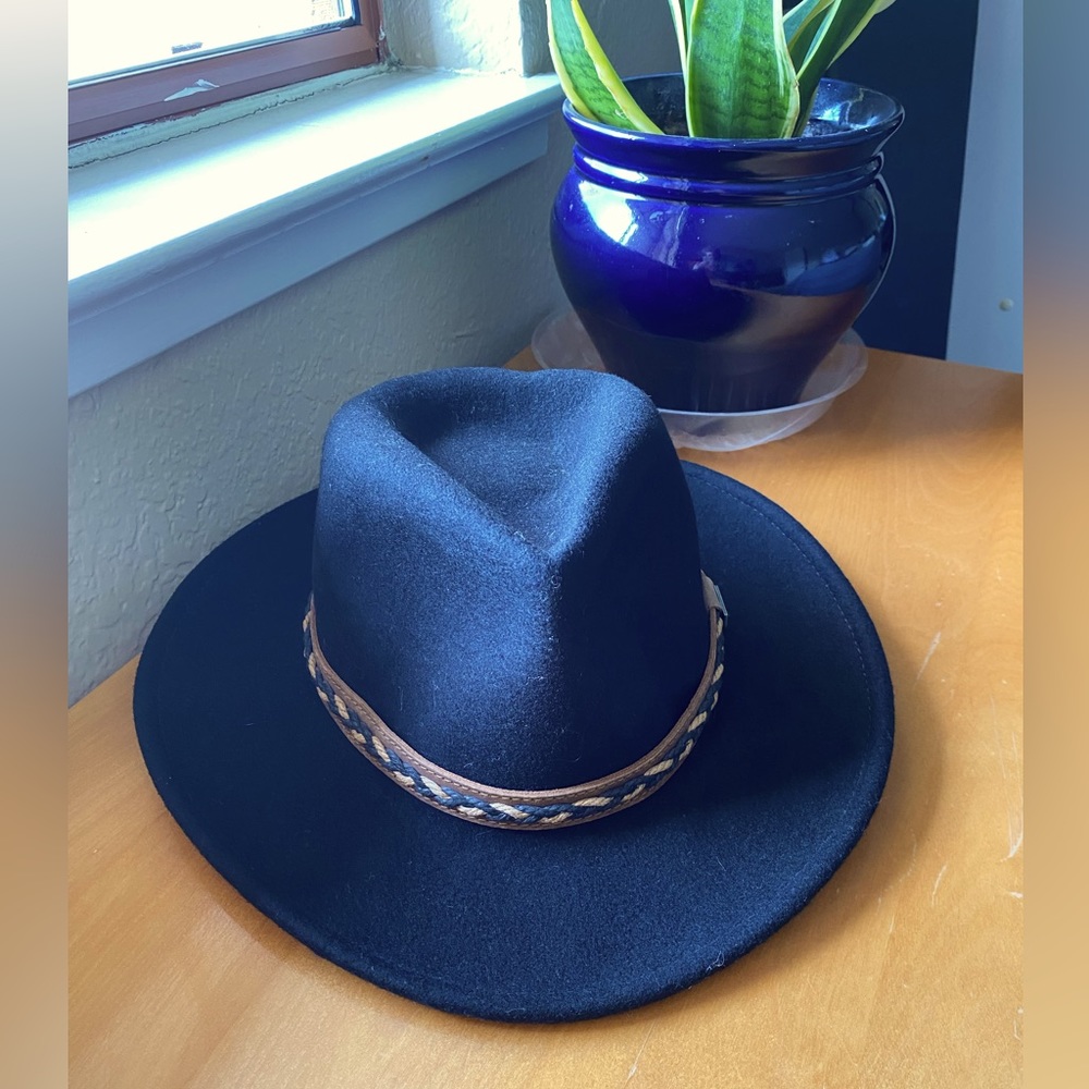 Carter | Wide Brim Felt Fedora Hat in black | size small